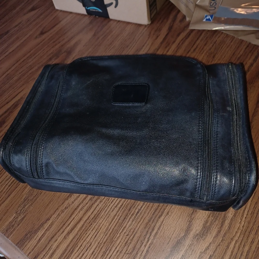 Tumi Vintage Leather Travel Kit, 13x8.5x4
